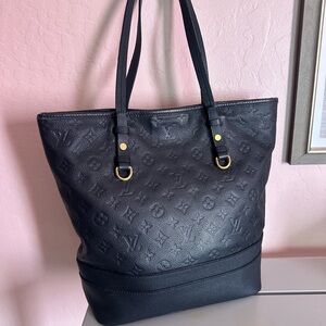 Louis Vuitton Women's Empriente tote